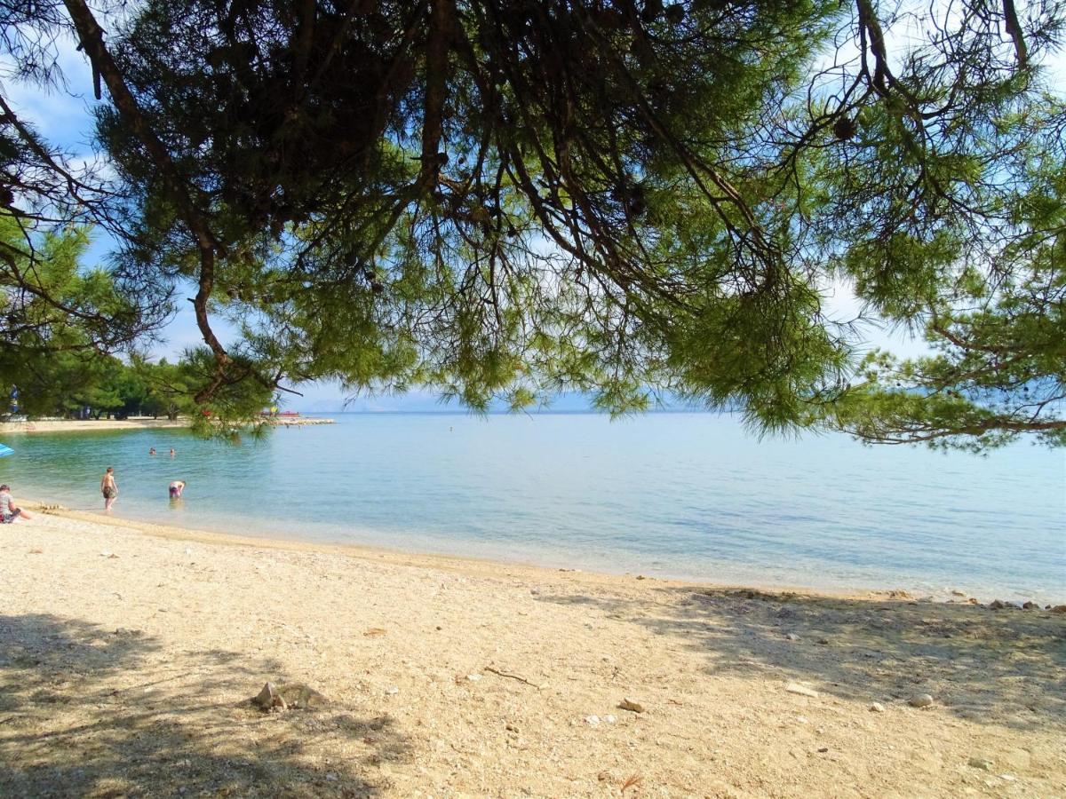 Veronique Apartma